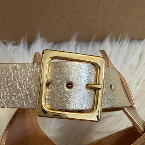 New, women’s Fisherman Cup Gladiator Gold Sandals Sz 39 - Picture 7 of 11